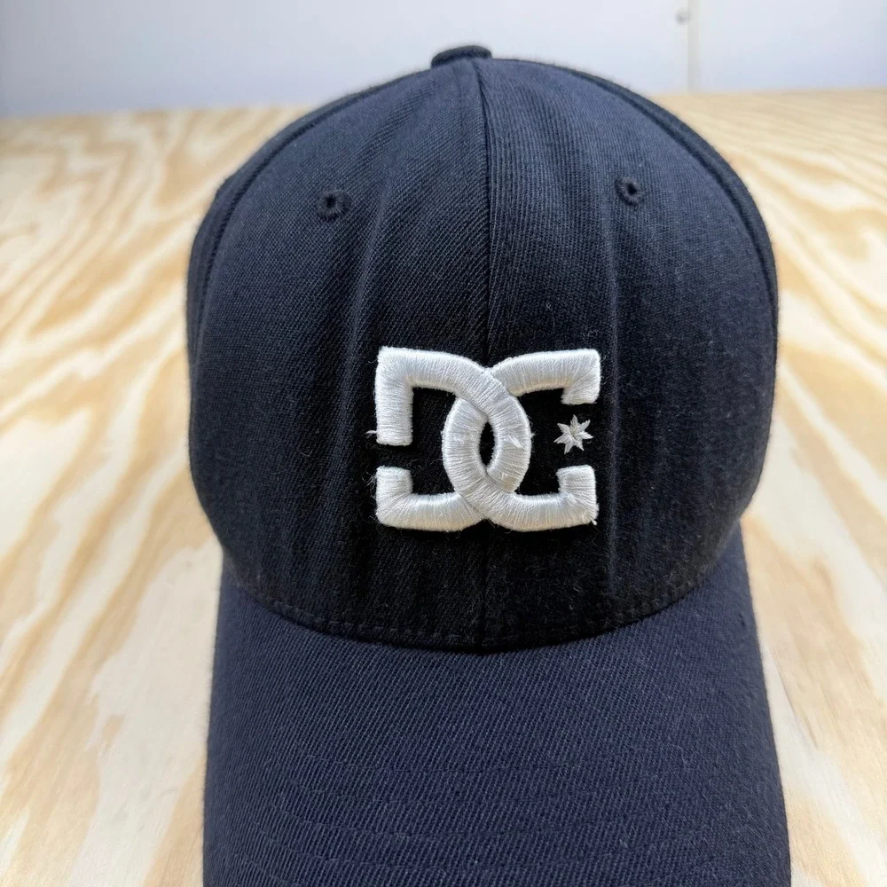 DC Shoes Hat Baseball Cap L/XL Flexfit Black White Logo Fitted Skater‎ Y2K